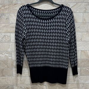 Nordstrom Black and Gray Patterned Women's Sweater Size Medium